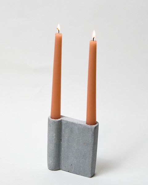 פמוט בטון זוגי