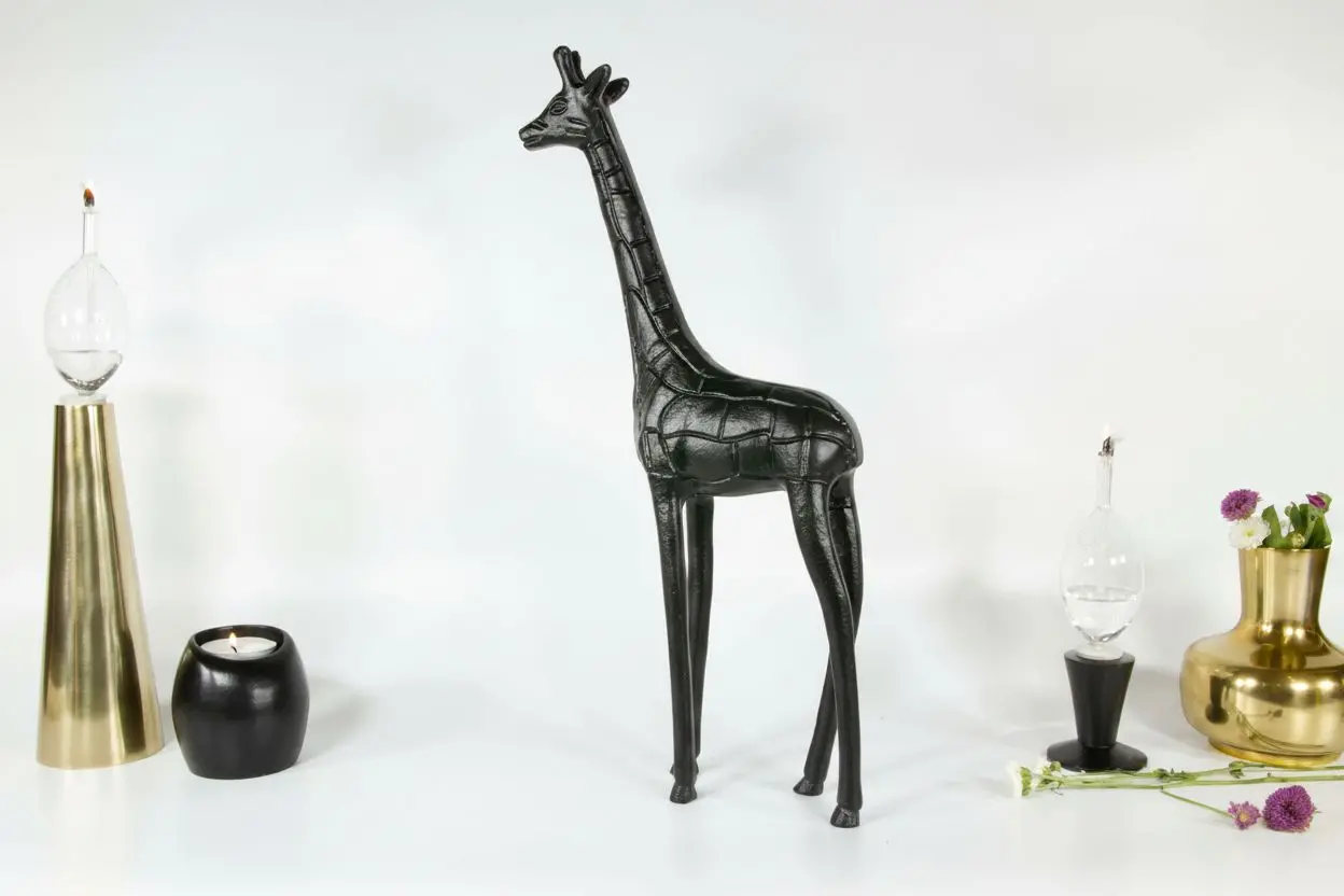 פסל GIRAFF שחור