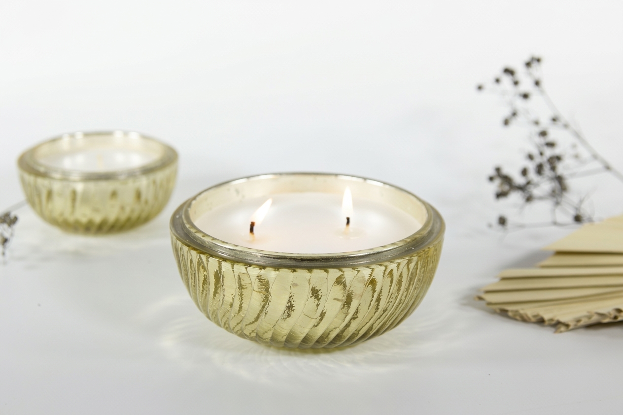 נרות ריחניים MACAROON NEROLI JASMIN - 11 ס"מ נרות ריחניים MACAROON NEROLI JASMIN - 11 ס"מ